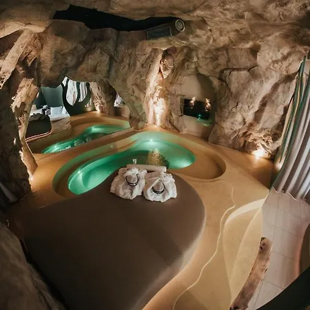 Emotional Grand Motel 4*