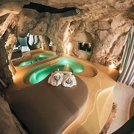 Emotional Grand Motel 4*