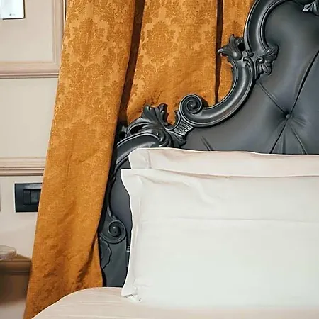 Motel Emotional Grand
