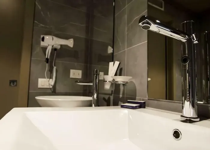 Motel Emotional Grand